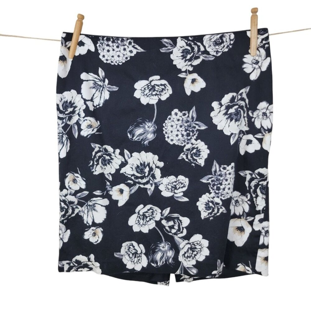 White House Black Market Pencil Skirt Size 12 Career Floral Professional Slit